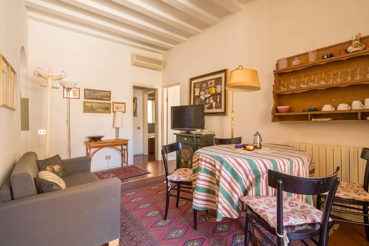 Typical Florentine Apartment Firenze Bagian luar foto